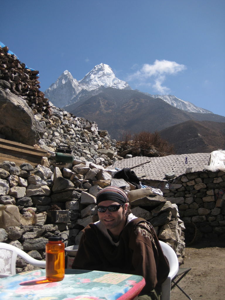 Lunch break with Ama Dablam